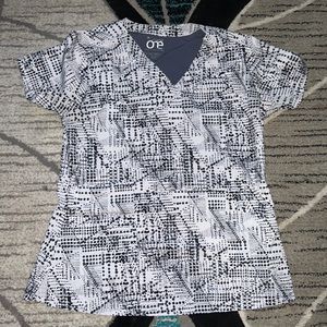 Black and white 🖤🤍 Barco scrub top